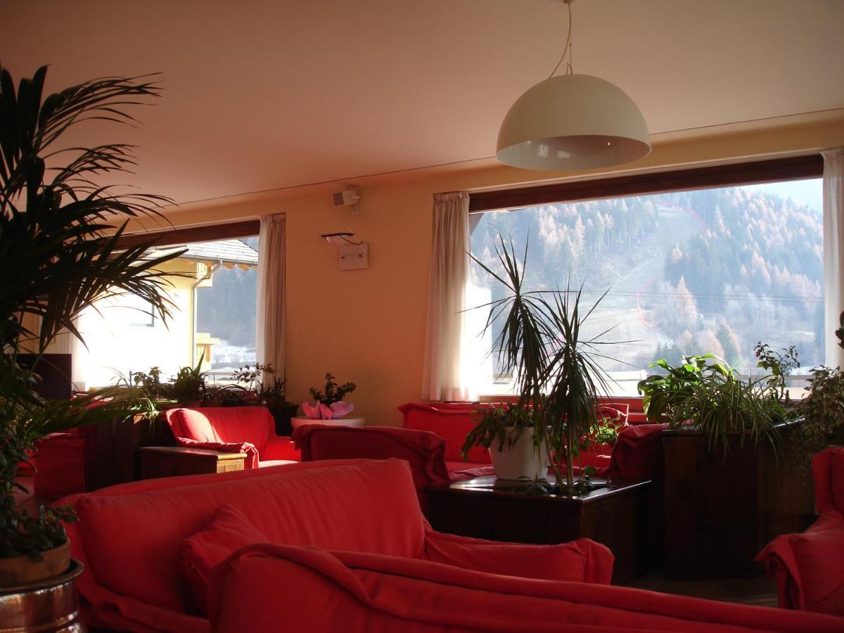 Hotel Adamello Тему Экстерьер фото